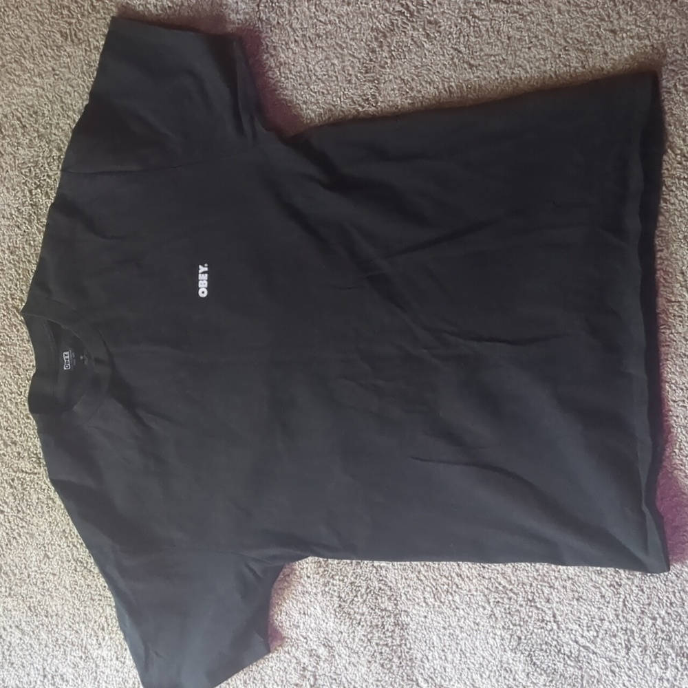 Obey World Tour black t-shirt size medium